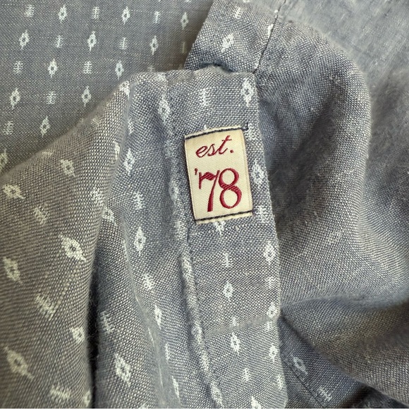 Banana Republic Heritage Collection Linen Ikat Button-Up Shirt - Picture 13 of 15